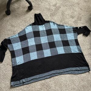 Plaid Turtleneck Poncho Sweater,size M